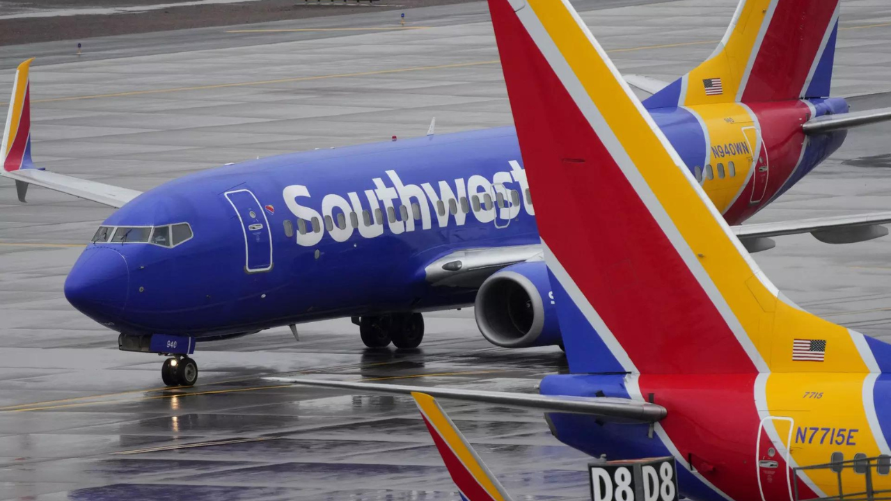 Flight engine cover falls off, plane bound for Houston forced to turn back to Denver
