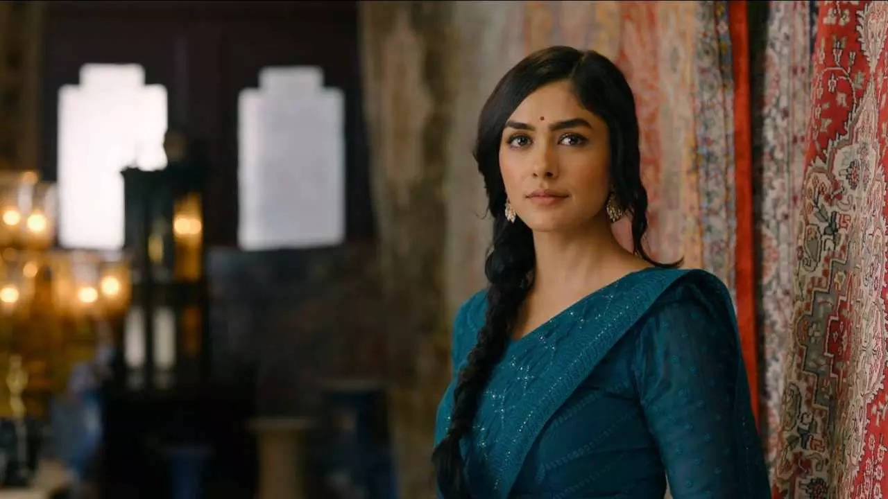 Mrunal Thakur says Sita Ramam gained traction solely after its Telugu launch: ‘Every time the movie is finished, it is sort of a breakup’ | Hindi Film Information