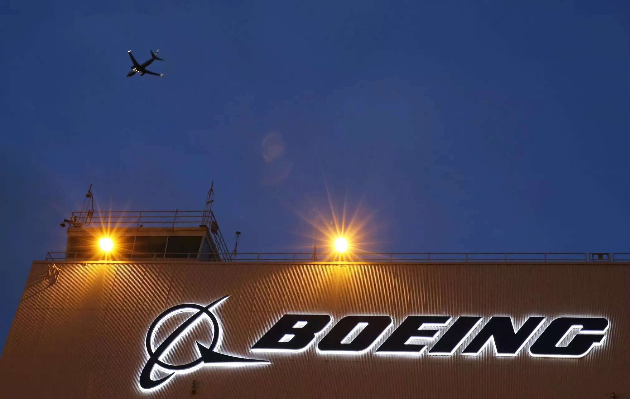 Boeing’s 777 ‘gliders’ signal more cash woes