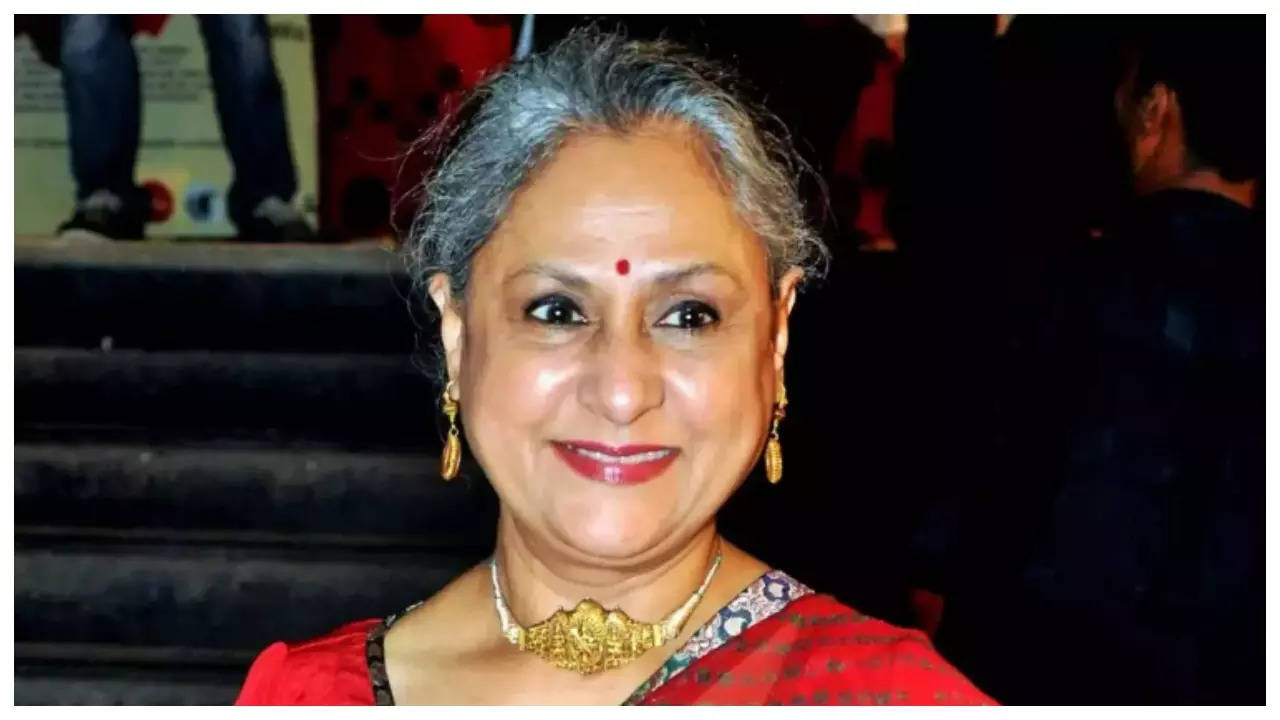 Throwback- When Jaya Bachchan disclosed the explanation behind her absence from social media | Hindi Film Information