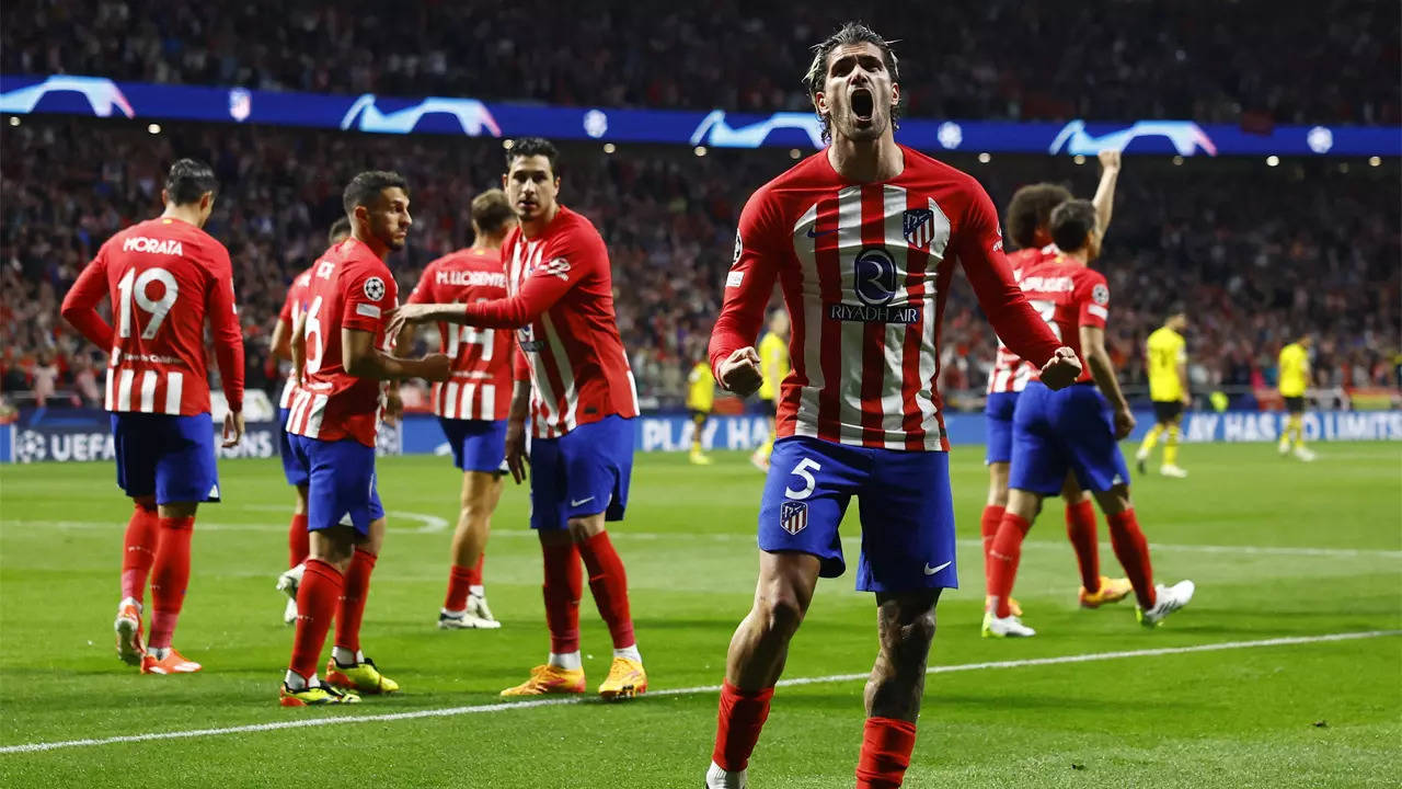 Atletico Madrid's Rodrigo De Paul celebrates scoring their first goal. (Reuters Photo)