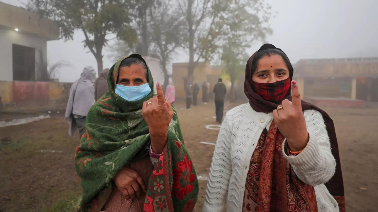 Voters show their fingers marked with indelible ink after casting their votes in Jammu (Representative Image/PTI)
