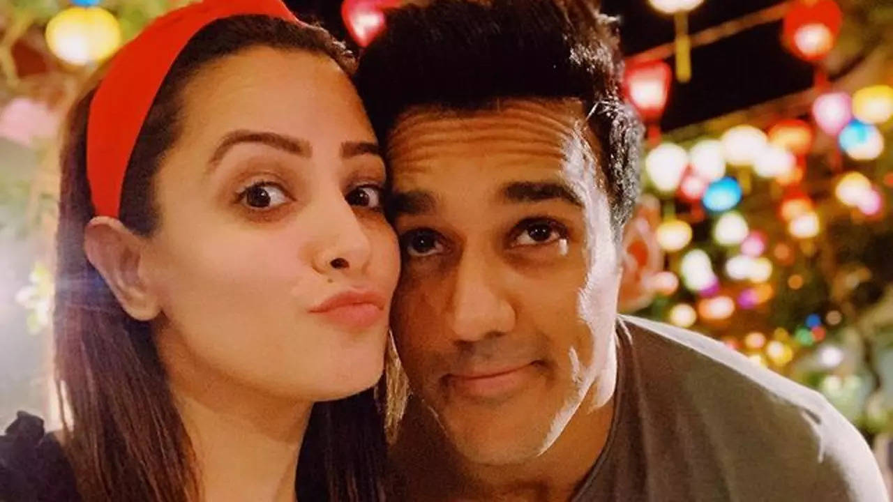 Anita Hassanandani turns 43; husband Rohit pens a romantic note says 'woman who's been stealing my heart for 14yrs'