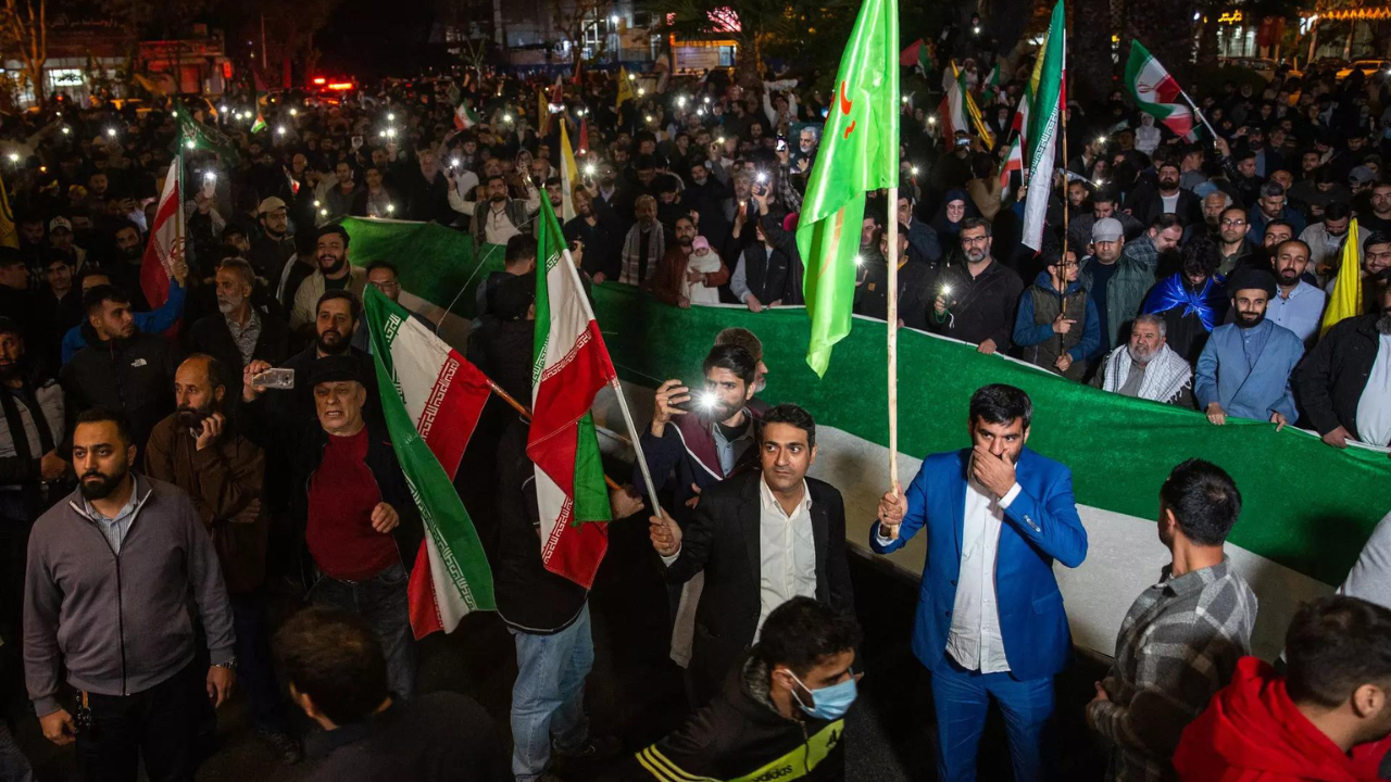 'Activists in Chicago erupt in cheers over Iran's attack on Israel'