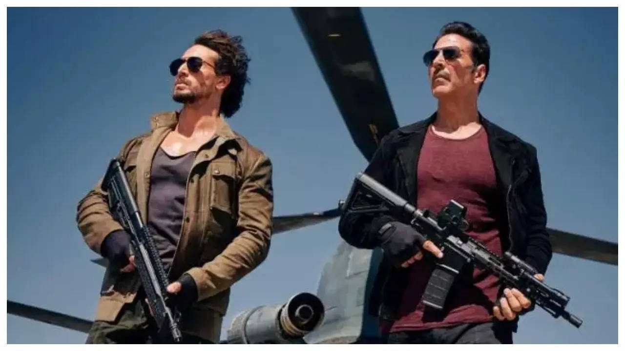 Bade Miyan Chote Miyan field workplace assortment Day 5: Akshay Kumar and Tiger Shroff starrer sees HUGE drop in numbers; earns simply Rs 2.50 crore on Monday |