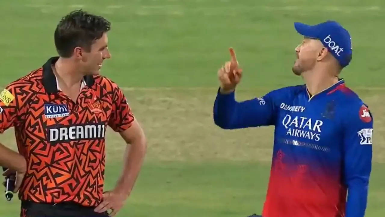 Watch: Du Plessis and Cummins's convo at toss sparks debate