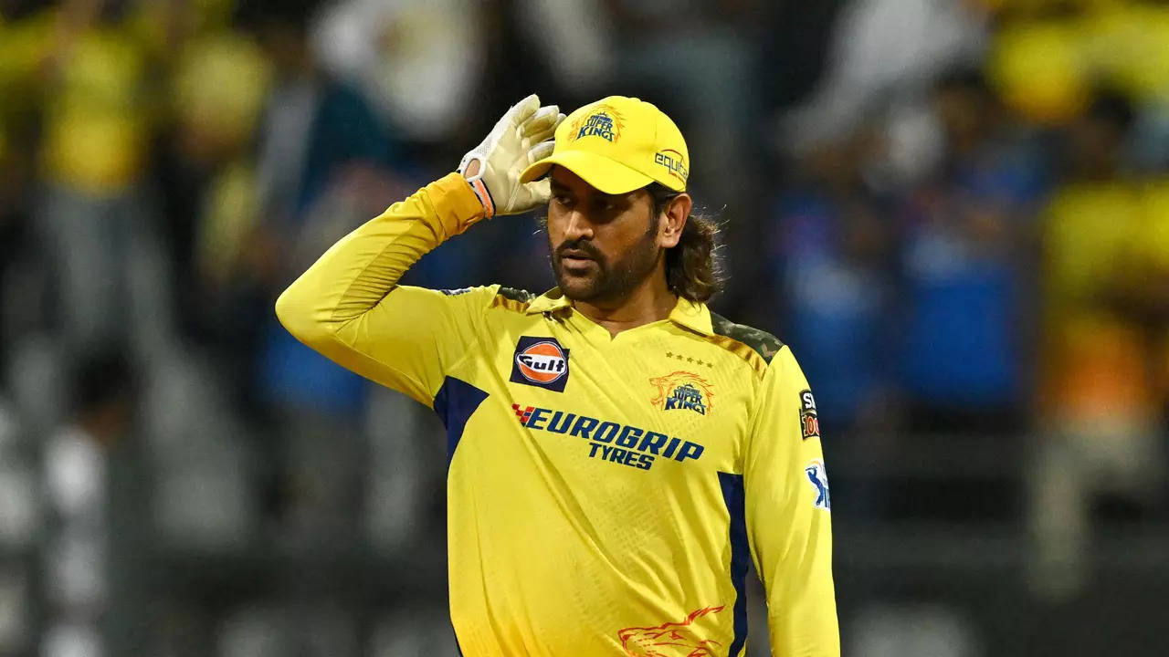 MS Dhoni is still 'leading' Chennai Super Kings - Watch