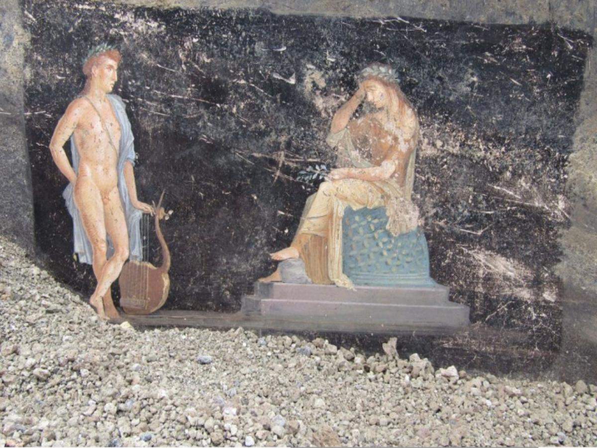 Pompeii: Beautiful painting of Helen of Troy discovered after nearly 2000 years