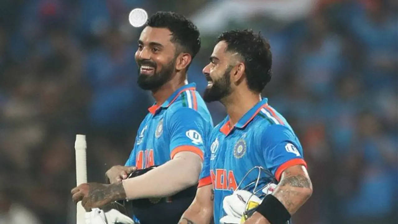 Watch: What Virat said when Rahul signed RCB contract