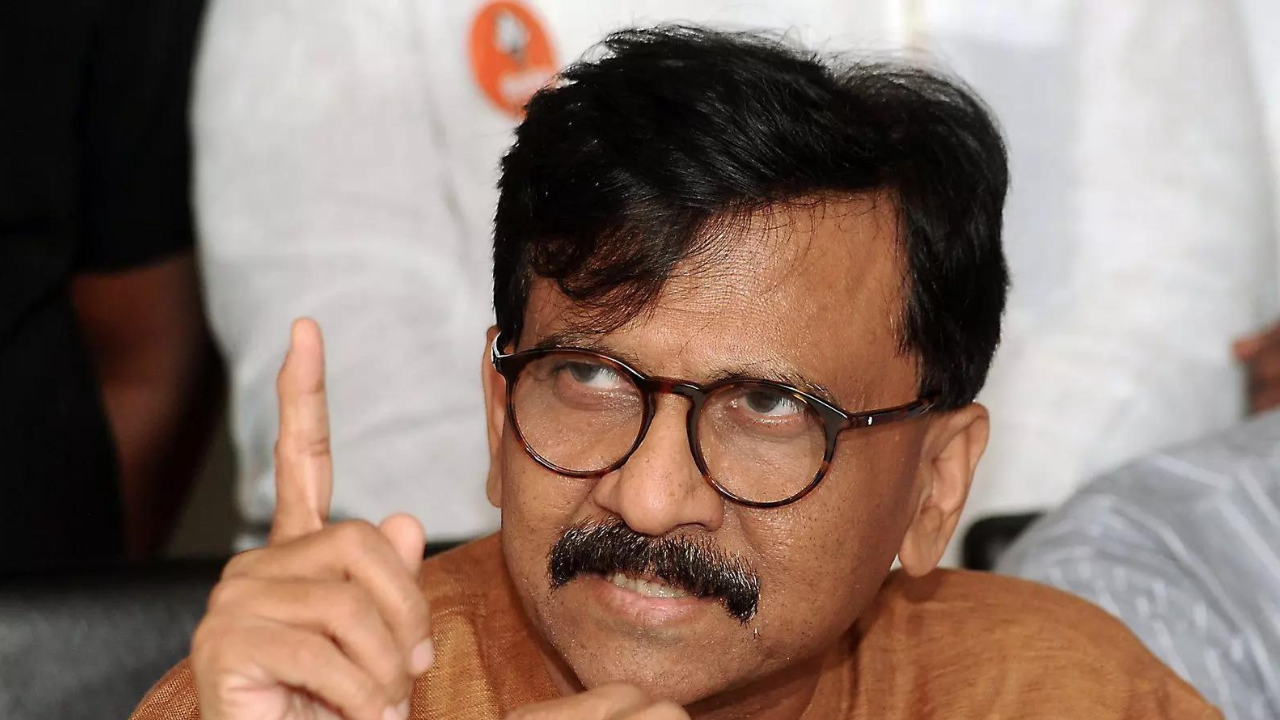 Sanjay Raut takes 'dancer' jibe at Navneet Rana; BJP moves EC