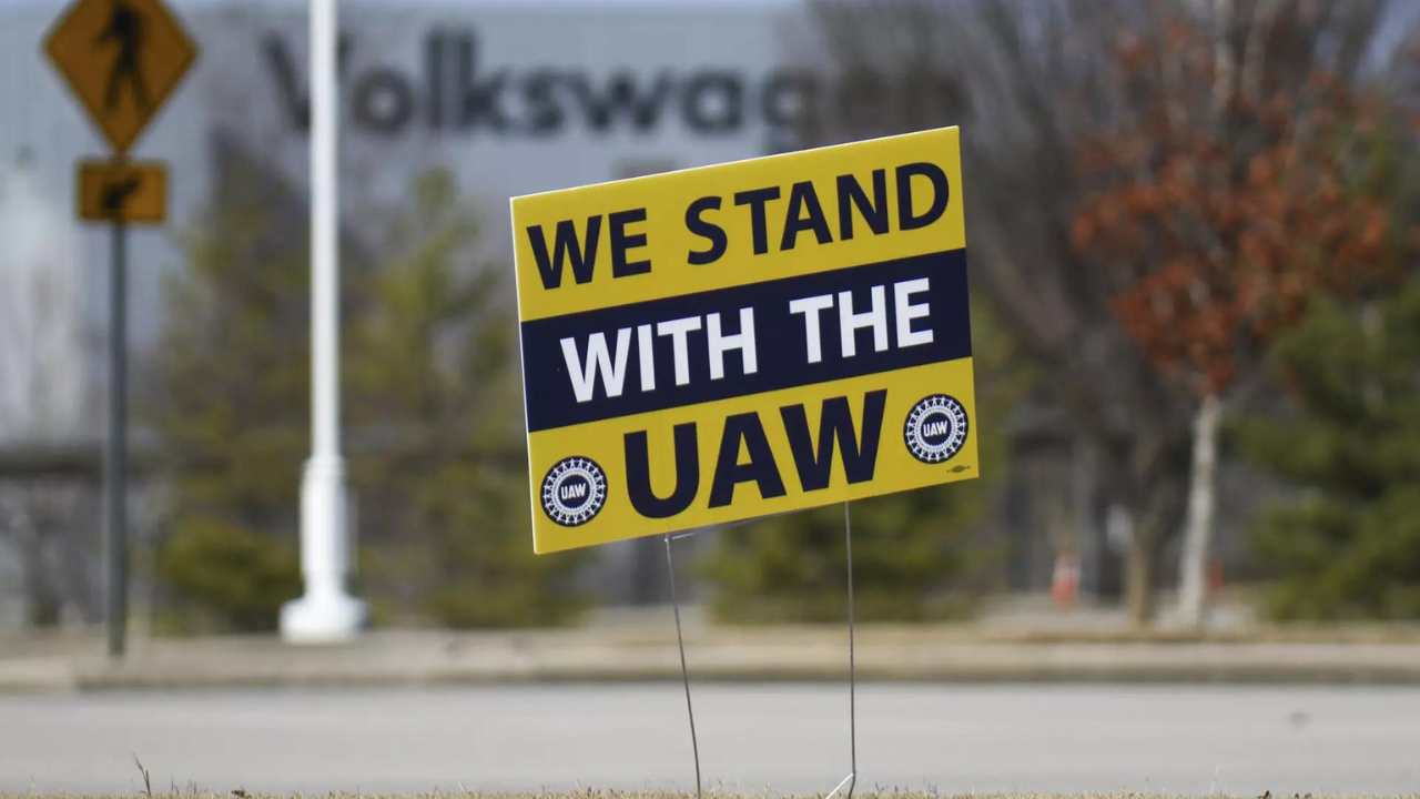 After VW plant victory, UAW sets its sights on Mercedes in Alabama