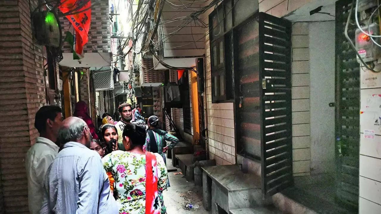 Block R Dilshad Garden, New Delhi Map, Property Rates, Projects