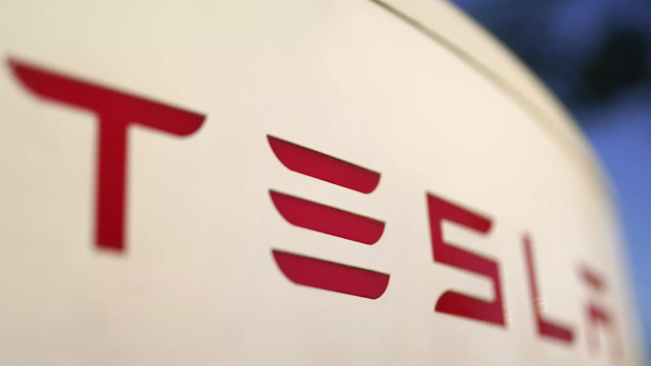 Tesla to layoff over 2600 workers from Texas factory