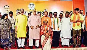Former Sambalpur MLA, Hindol legislator quit BJD, latter joins BJP