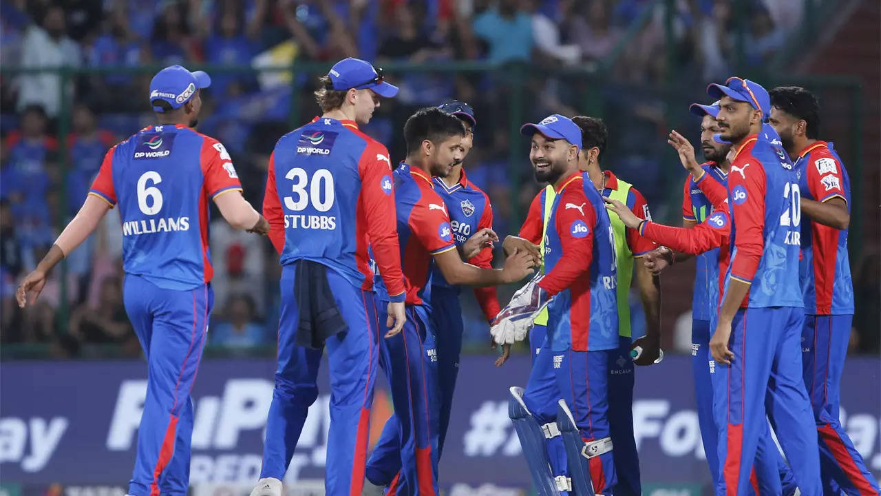 IPL Live: Rohit falls early in MI's stiff chase