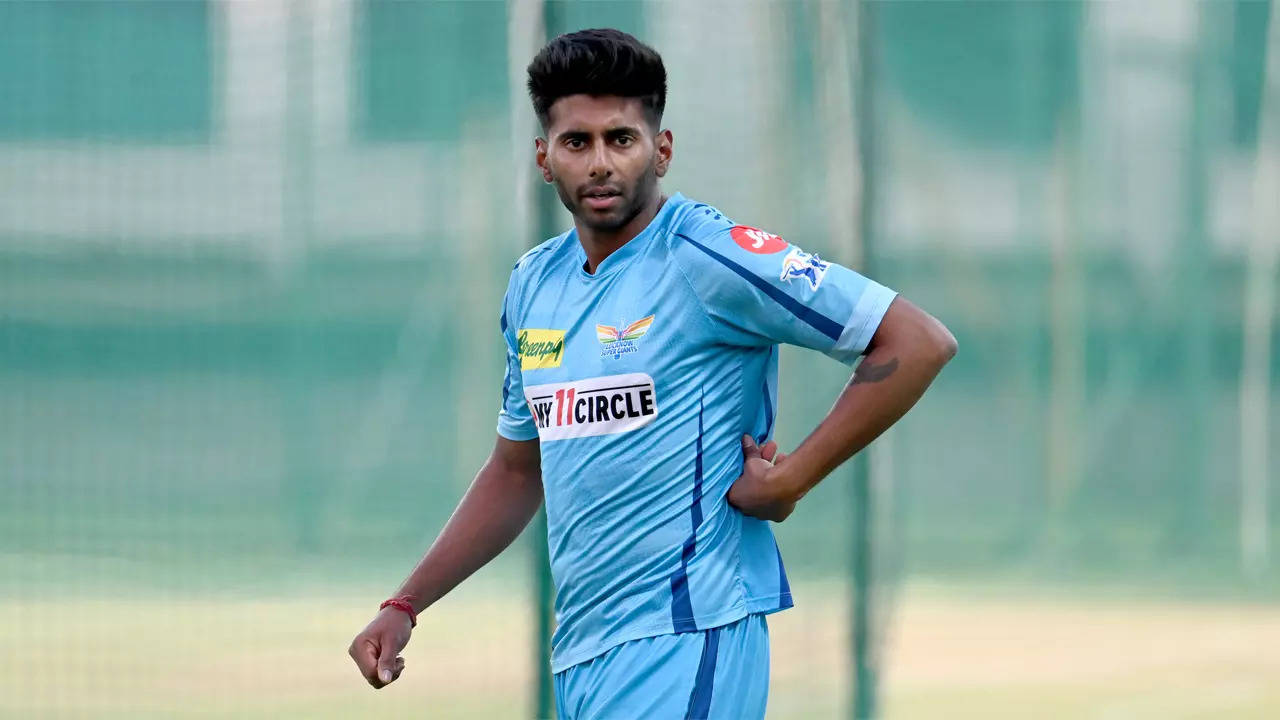'If he can get his...': Ex-India pacer's suggestion to reduce Mayank's injury risks