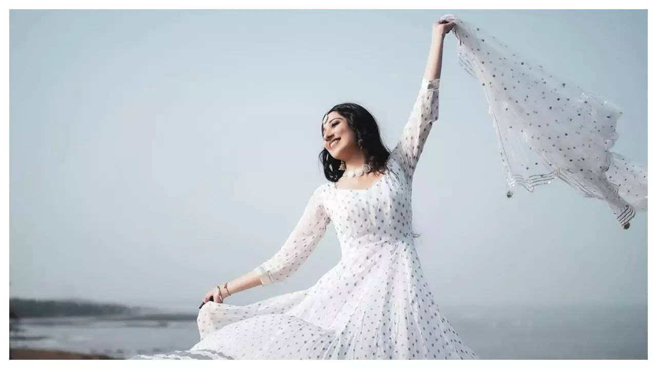 #InternationalDanceDay: I wish to collaborate with Hrithik Roshan and choreograph for Kareena Kapoor, says Vrushika Mehta