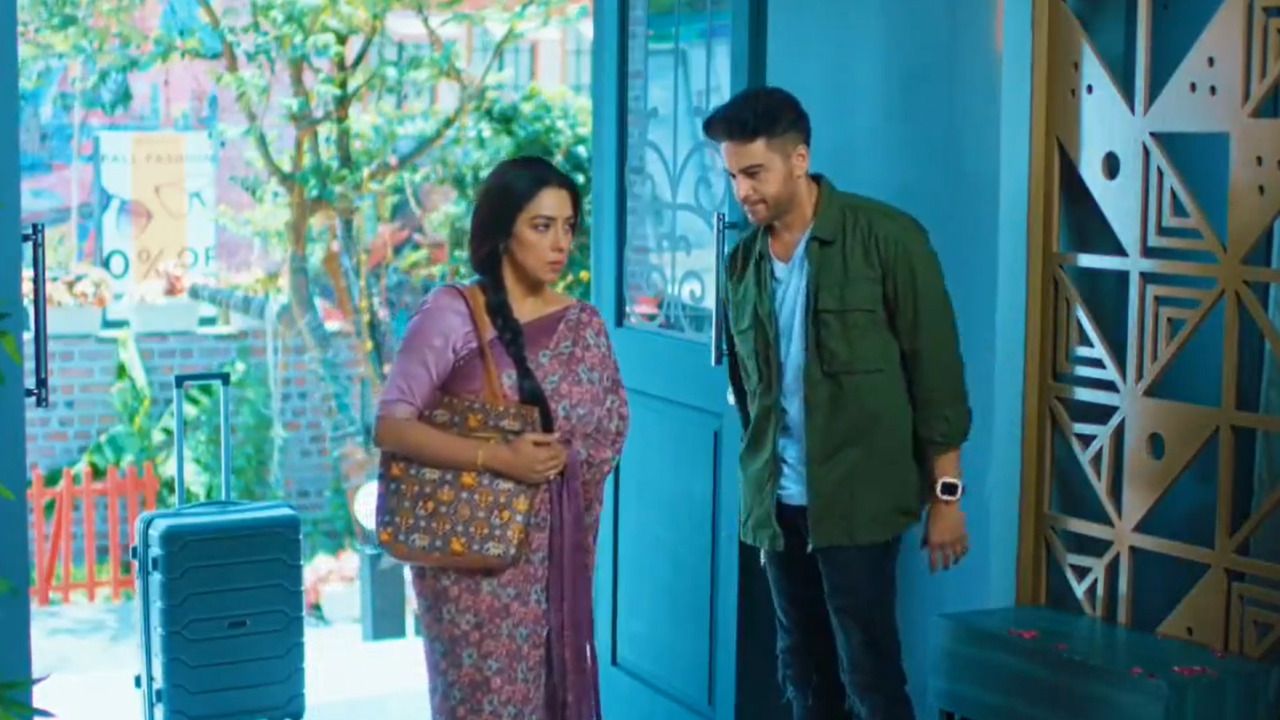 Anupamaa: Netizens cringe over the current track as Anupama shifts to Anuj's place to take care of Shruti