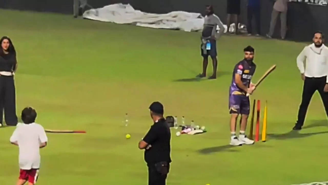 Watch: Rinku struggles as SRK's son displays bowling skills
