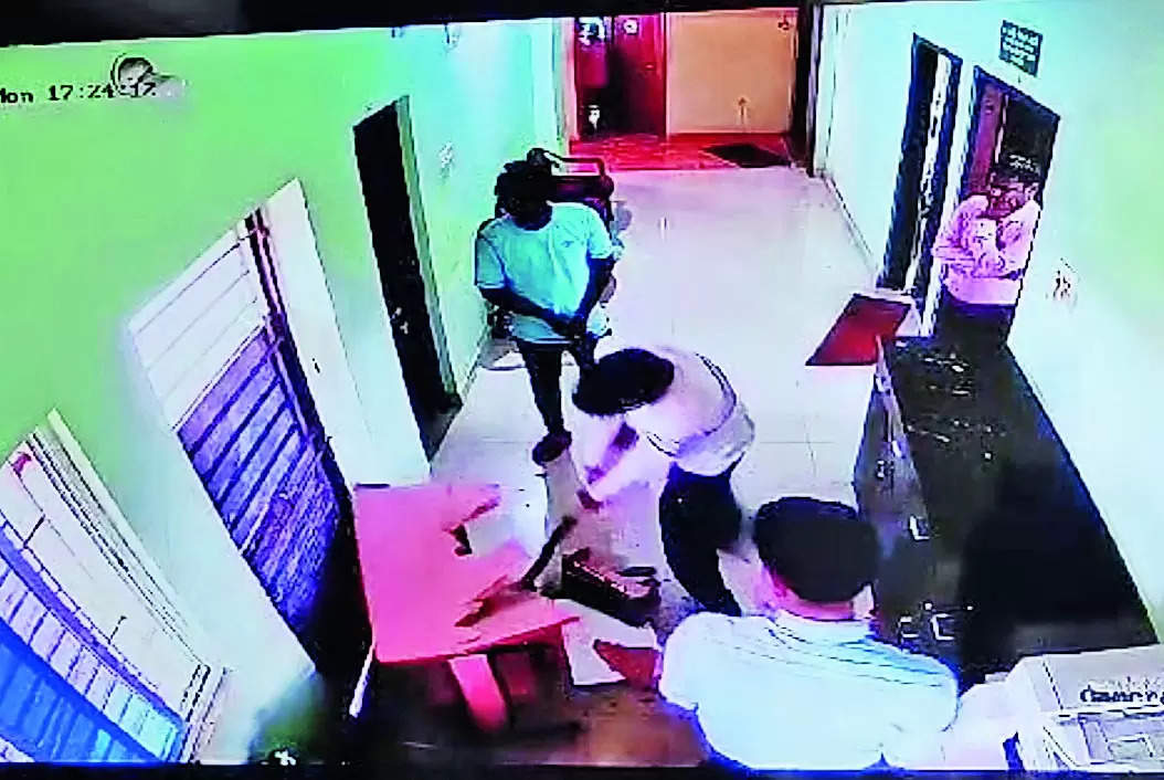 Armed man goes berserk inside zoo official’s office