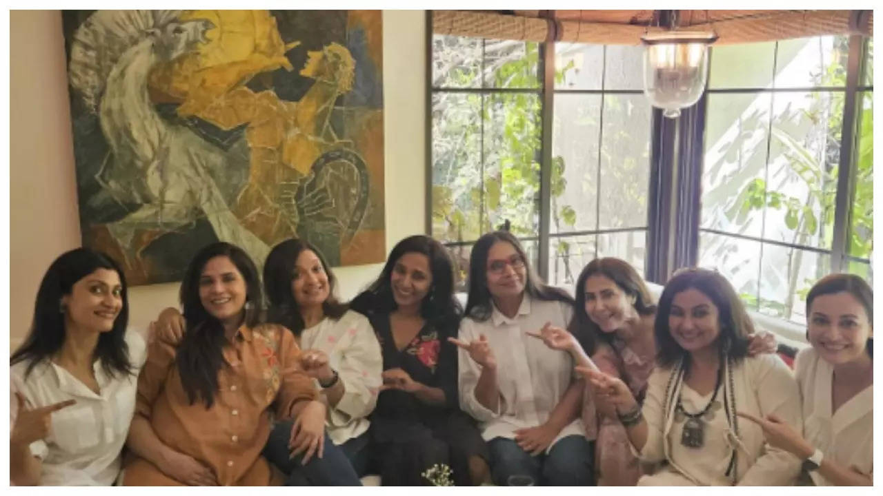 Dia, Richa, Konkona Sen and others spend time together