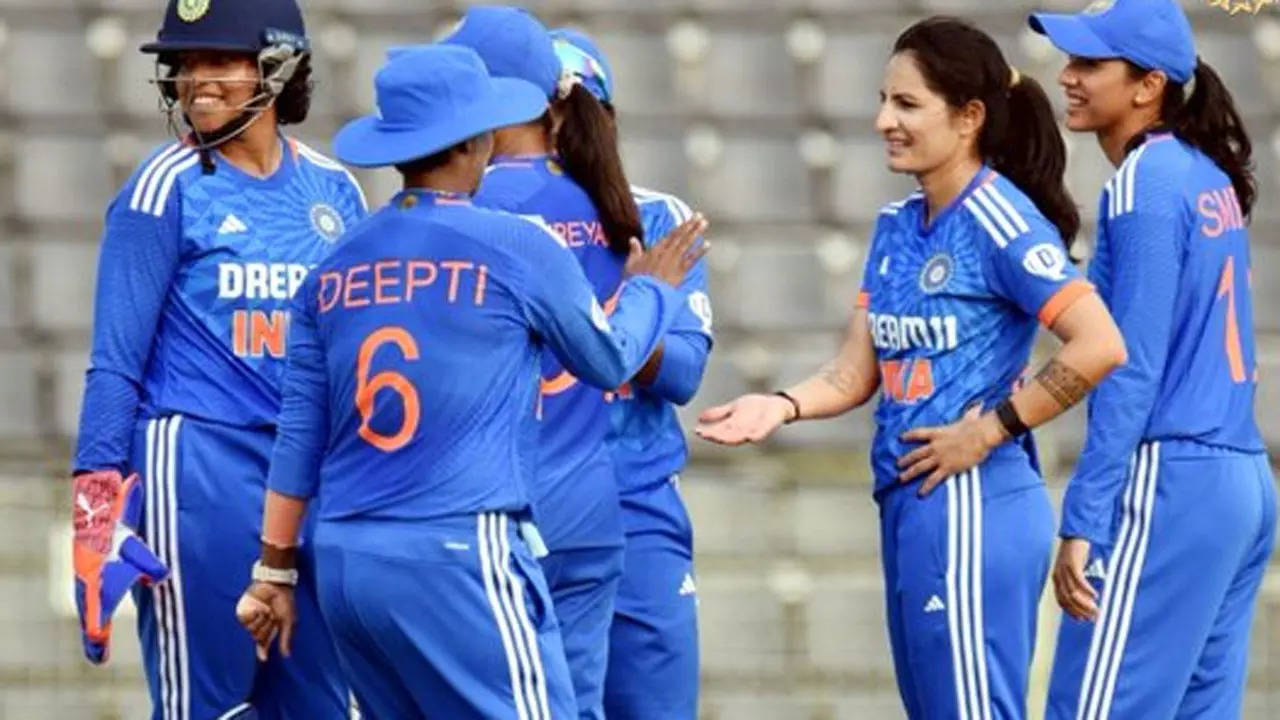 India women beat Bangladesh by 7 wickets in third T20I