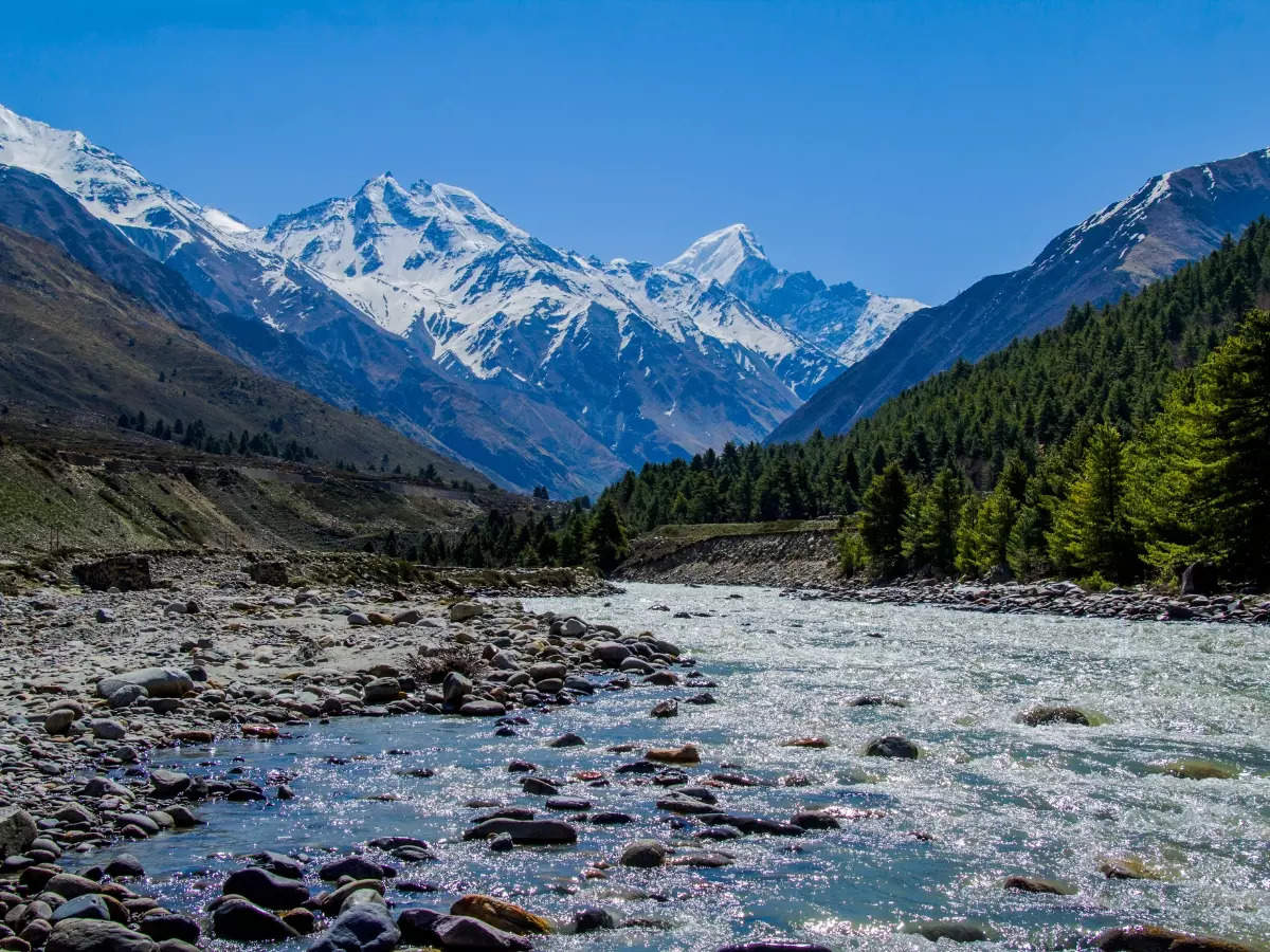 Prettiest places in Himachal Pradesh to explore this summer