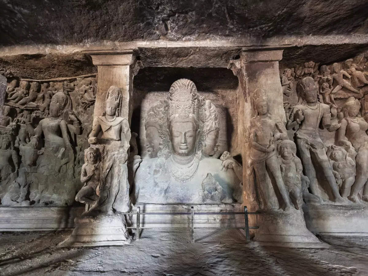 How to reach Elephanta Caves in Mumbai?