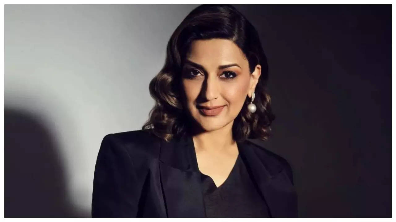 Sonali Bendre reveals she faces difficulty memorising lines post cancer: 'I don't know what it is but that is happening...' |