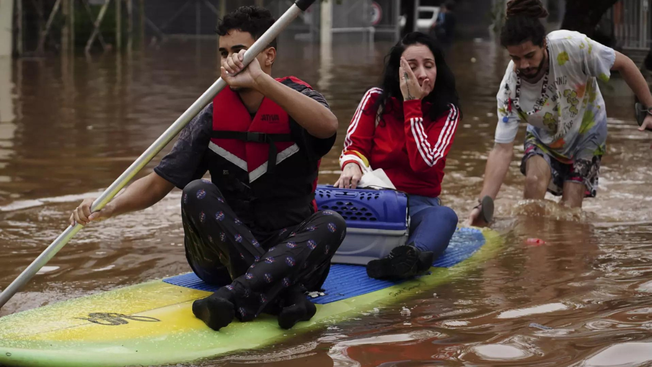 Floods in southern Brazil kill at least 60, with 101 people missing