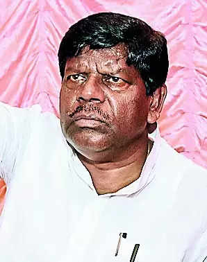 JMM expels former MLA contesting in Khunti as independent; yet to act on rebel Chamra