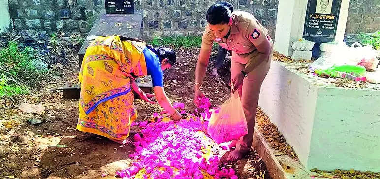 Cop on a mission to perform last rites of unattended bodies