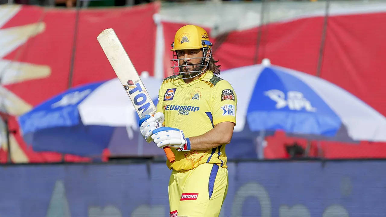 'Dhoni shouldn’t play if...' - Bhajji reacts sharply to CSK's decision