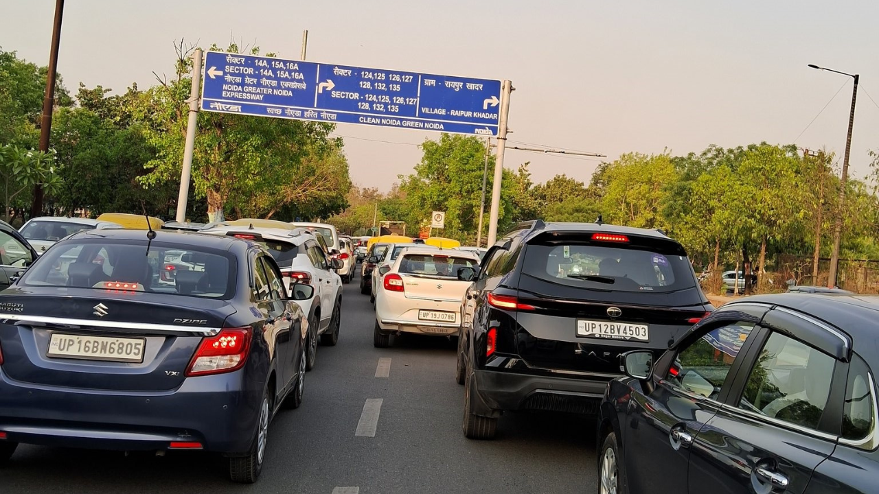 Traffic diversion on DND Flyway, Noida Expressway due to VIP movement
