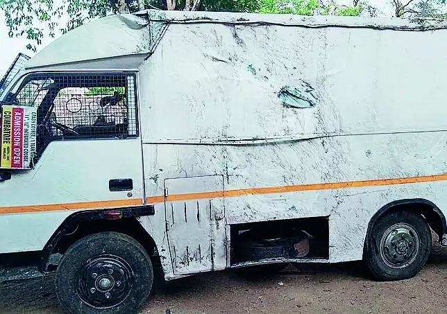 Mini-truck carrying 810kg gold worth Rs 666 crore crashes in Tamil Nadu