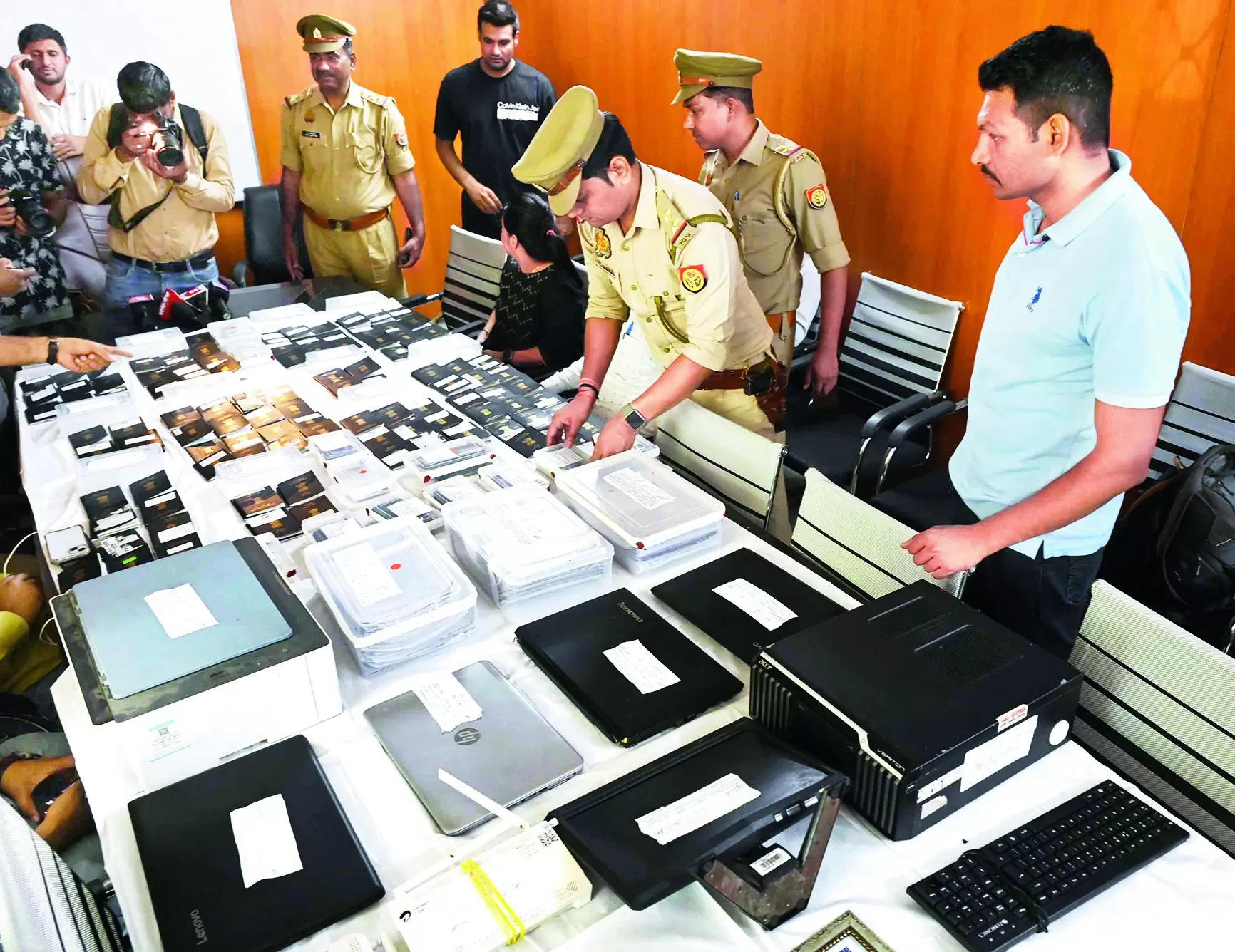 Job racket busted, 11 arrested in raid, 750 fake appointment letters seized