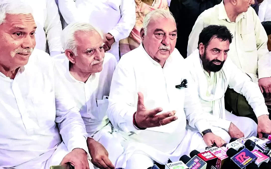 Unconstitutional govt in state, impose Prez rule: Hooda steps up attack on BJP