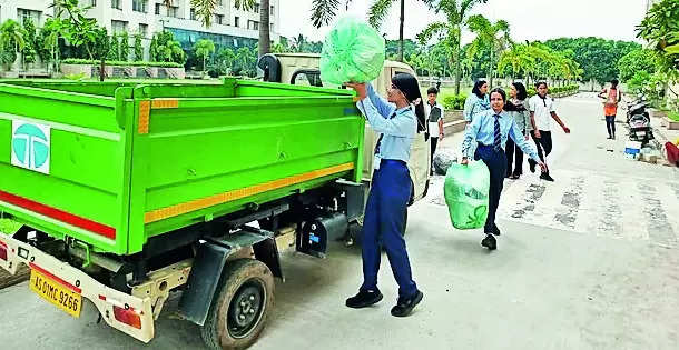 Students of 10 ‘green schools’ in city help turn waste into wealth