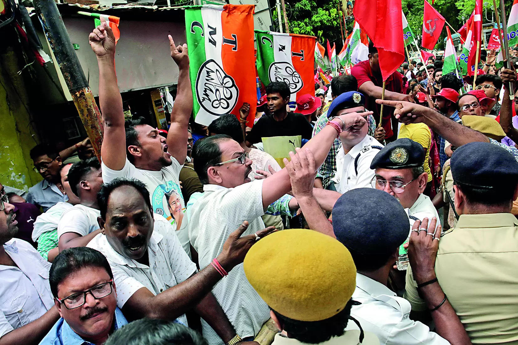 TMC, Left workers clash in Alipore as city candidates file nomination papers