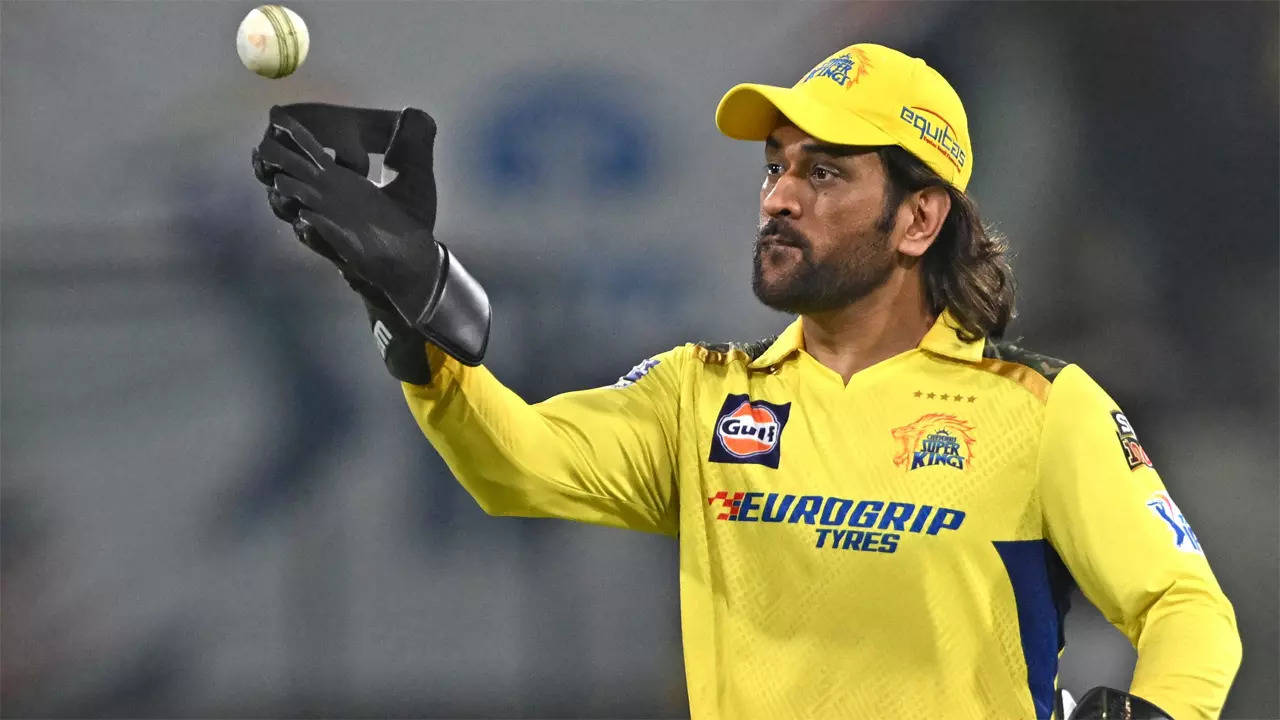 'Don't want to max out...': CSK coach on Dhoni's fitness
