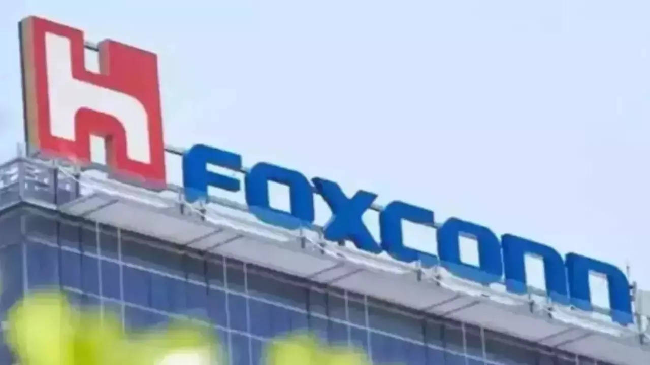 Foxconn's Q1 profit to jump from low base, AI to power growth