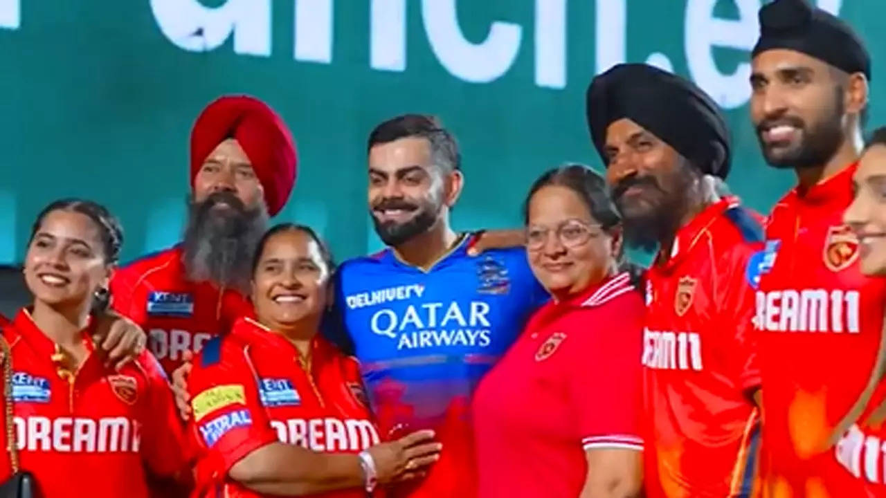 Watch: Virat Kohli meets Arshdeep and Brar's family, wins hearts