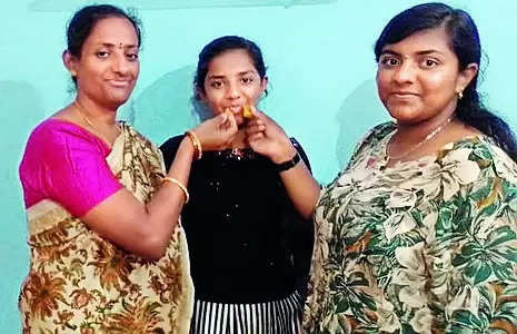 BBMP school girl dreams big from small house, scores 619