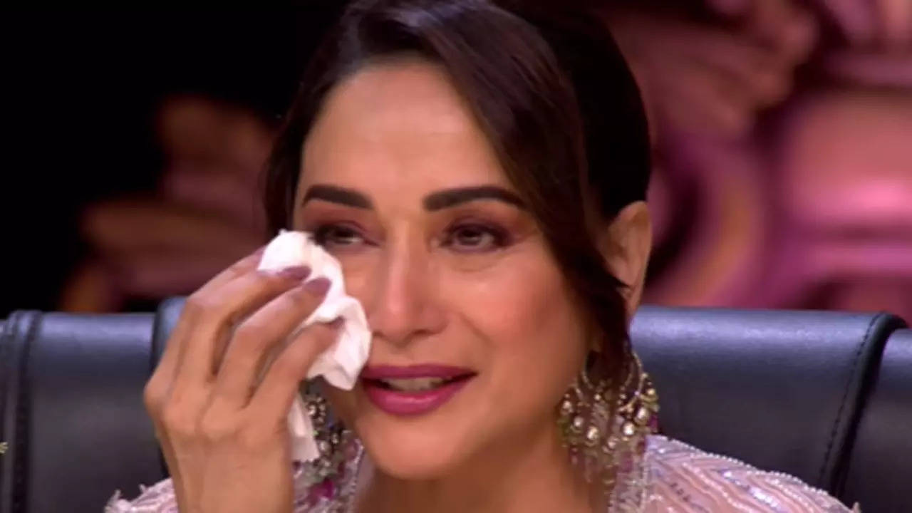 Dance Deewane 4: Madhuri Dixit gets emotional seeing special birthday messages from sons Arin and Ryan Nene and sister Rupa Dixit Dandekar; watch
