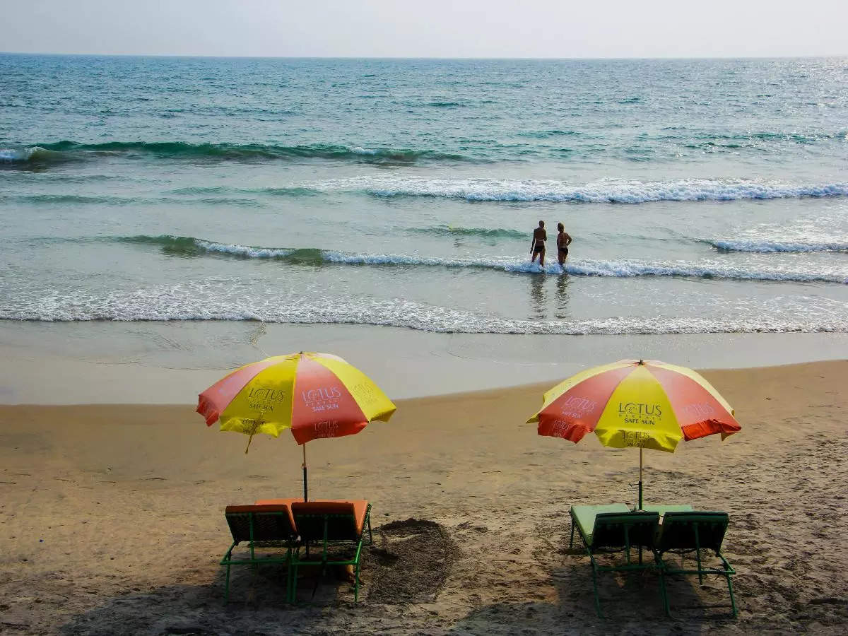 Heatwave in Thailand: Tourists face water shortage in the famous Koh Phi Phi Islands