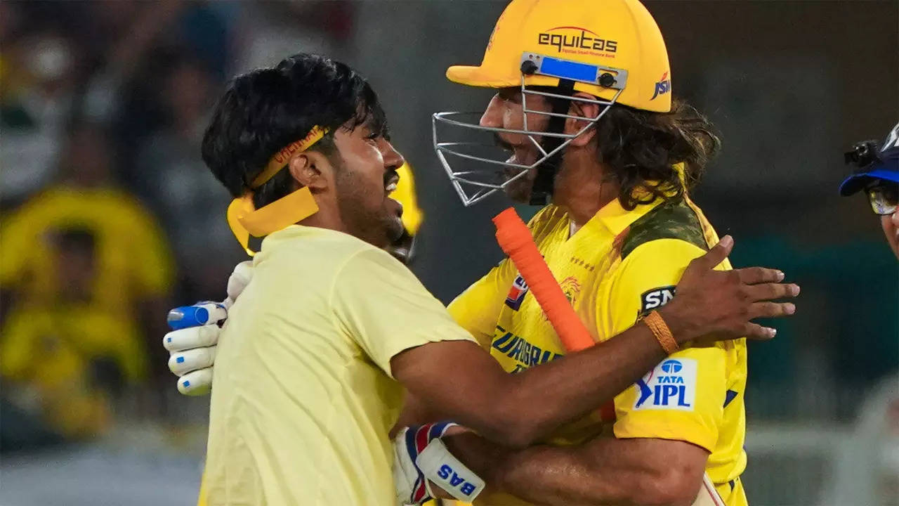'Dhoni entertained public, who cares if CSK win or lose?': Sehwag's blunt take