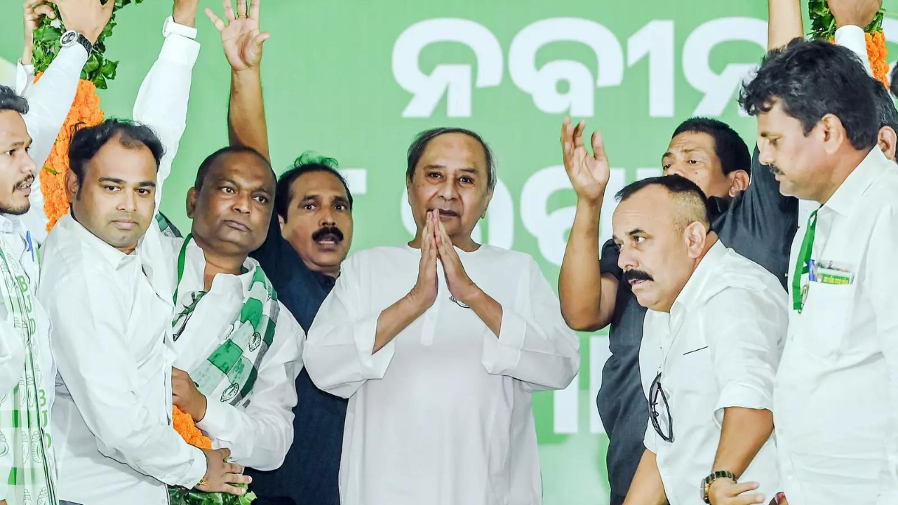 Odisha chief minister Naveen Patnaik being garlanded during an election campaign rally (ANI photo)