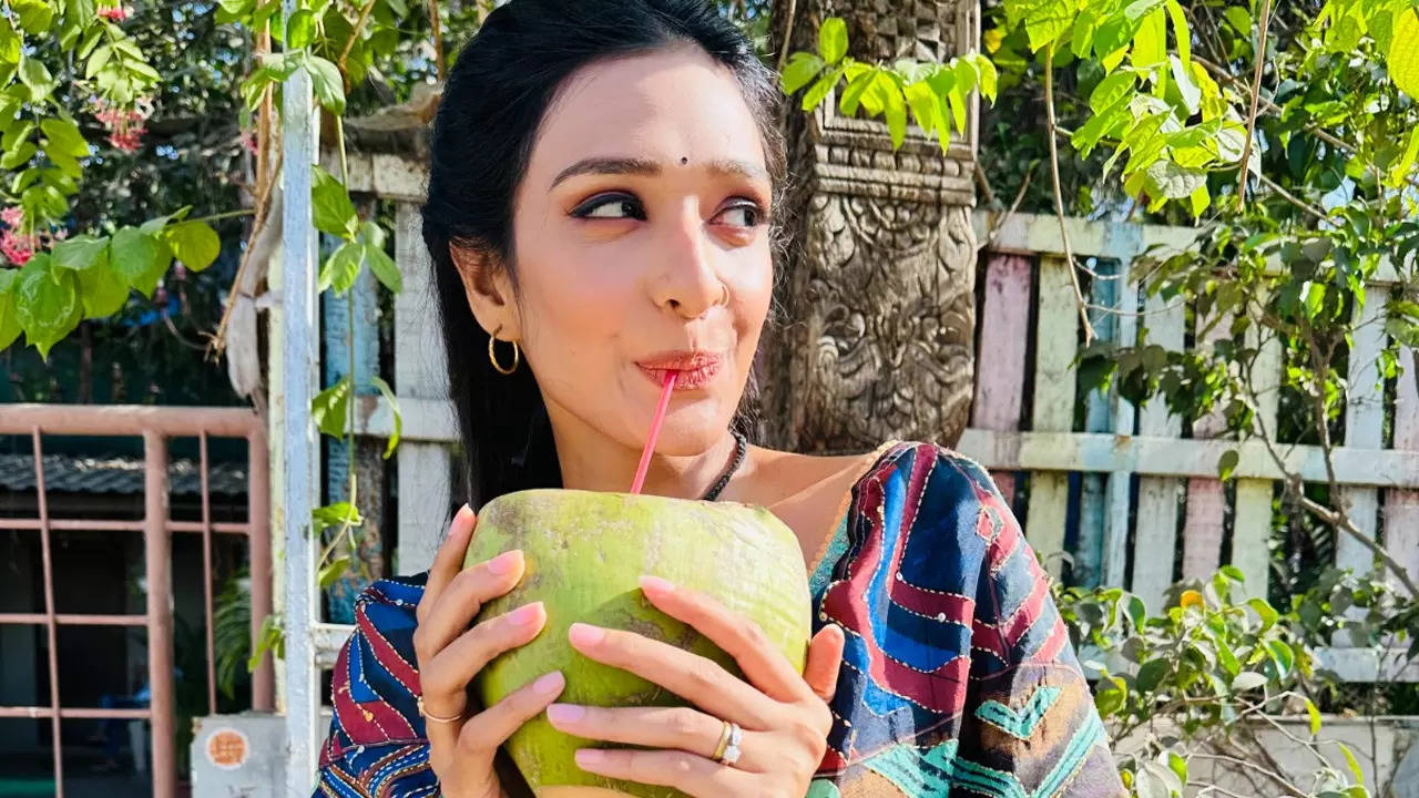 Exclusive - Bhagya Lakshmi’s Aishwarya Khare: I have also made a rule of drinking coconut water on the set as much as I can