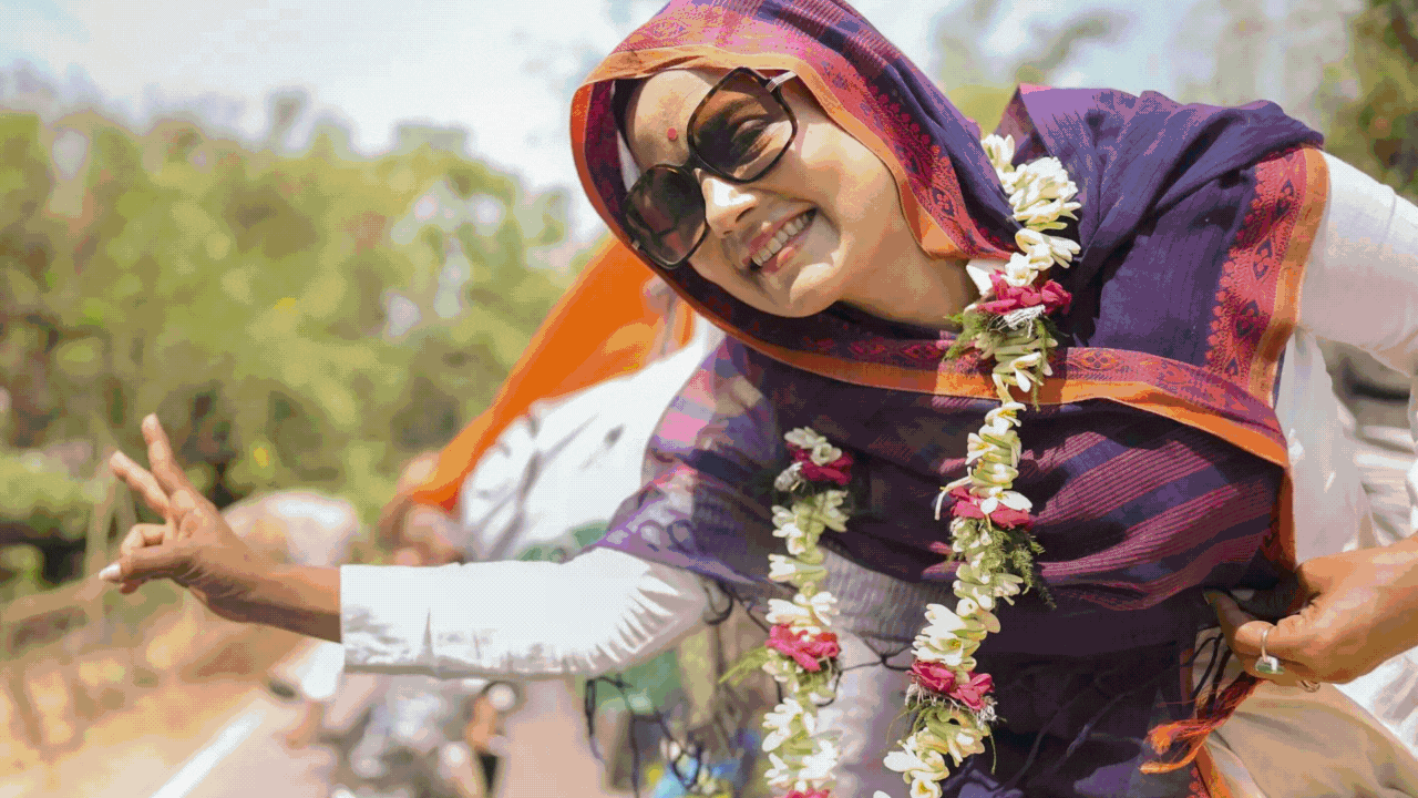 Mahua Moitra in a rush... to get back to Parliament from Krishnanagar
