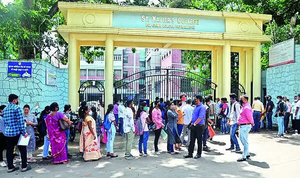 Faculty crunch hits inter admissions, students in a lurch